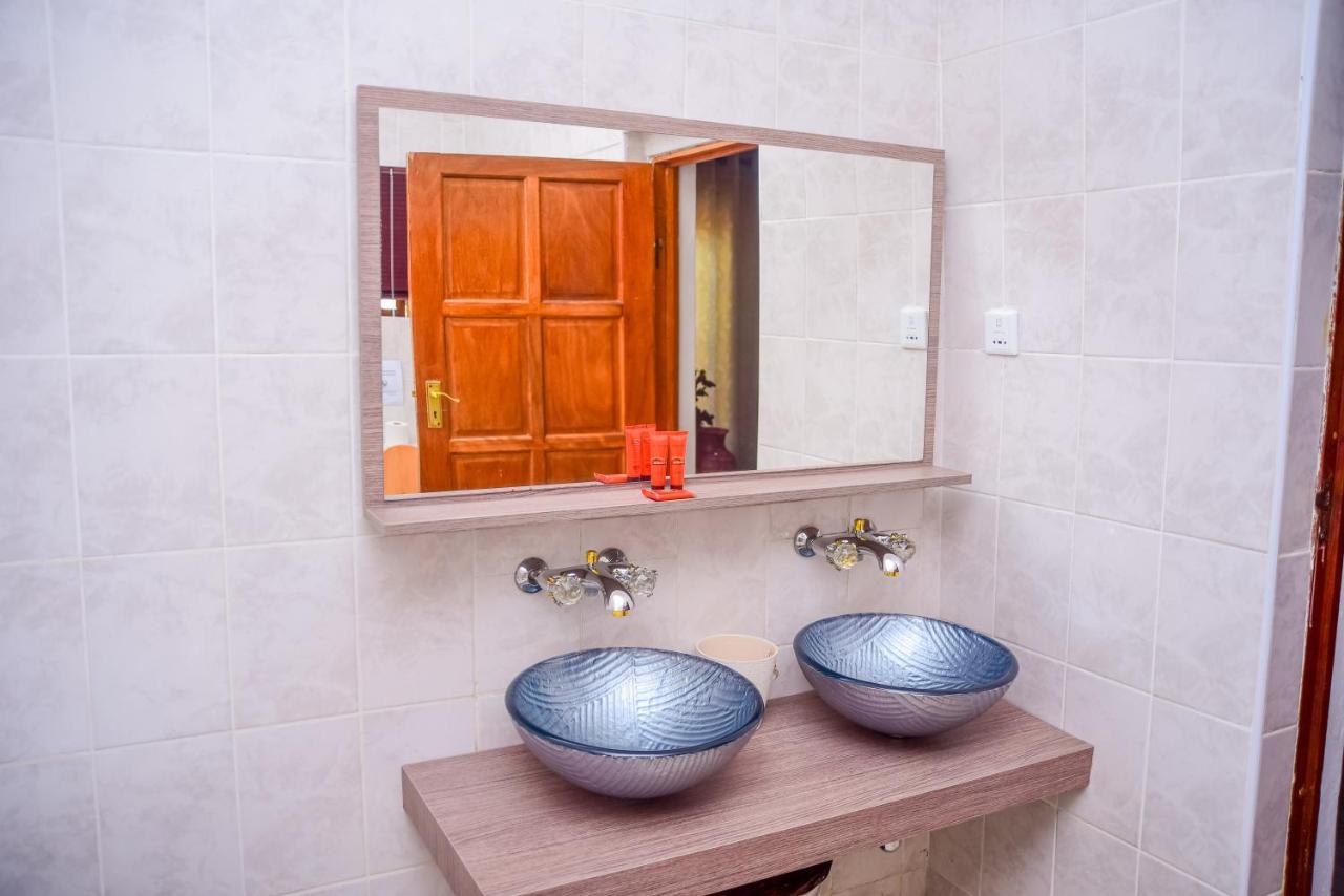 African Home Hotel Gaborone Zewnętrze zdjęcie