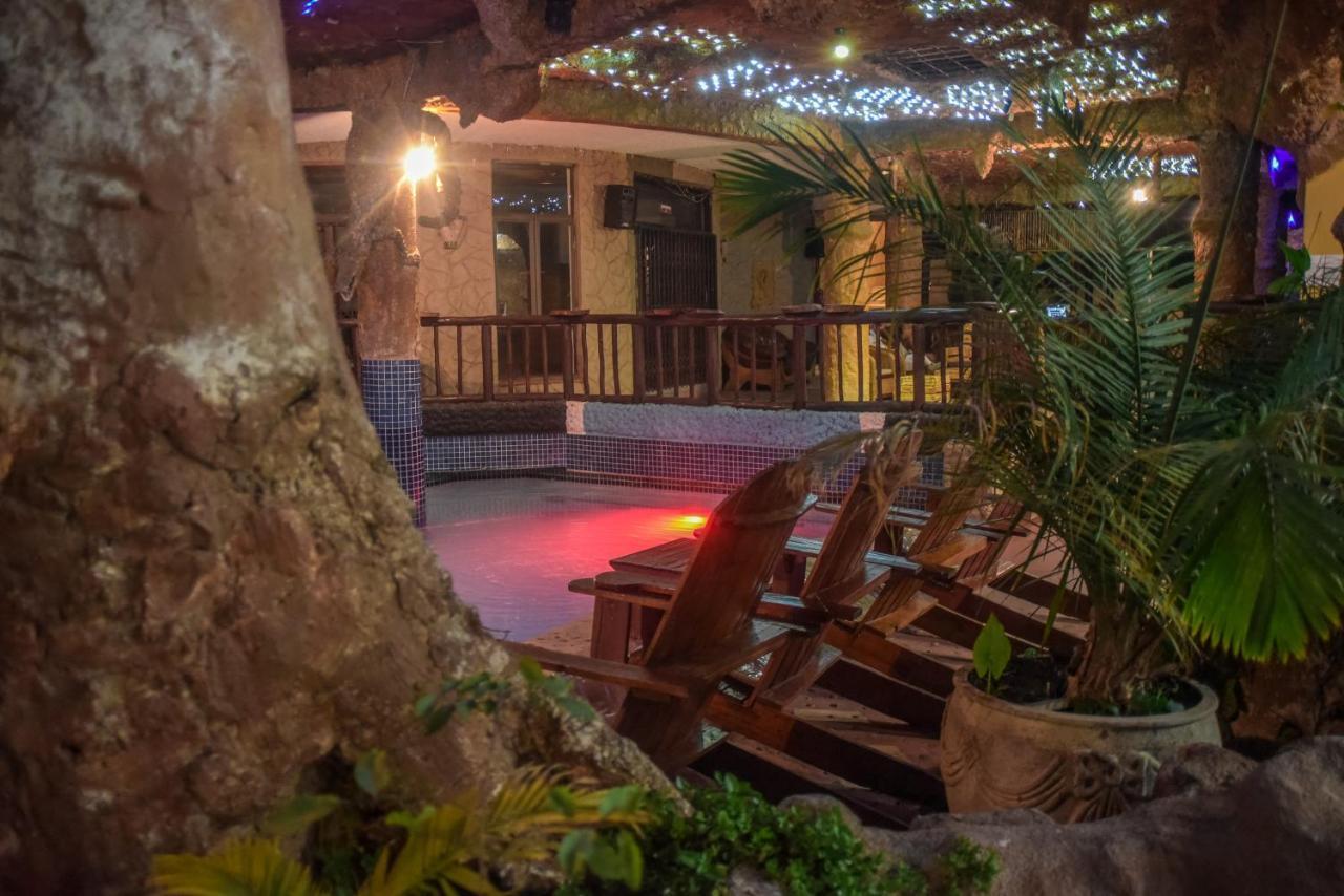 African Home Hotel Gaborone Zewnętrze zdjęcie