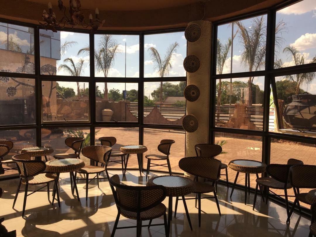 African Home Hotel Gaborone Zewnętrze zdjęcie
