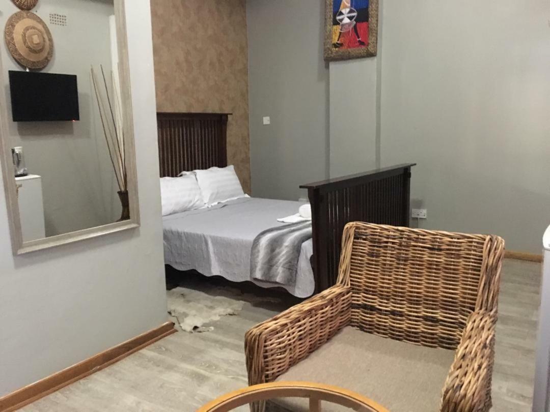 African Home Hotel Gaborone Zewnętrze zdjęcie